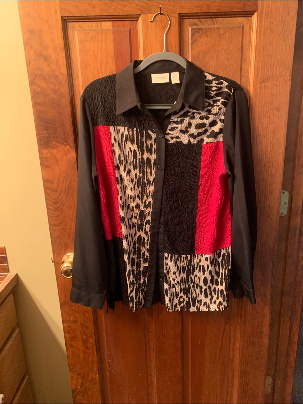 Chico's Roxanna NEW NEVER WORN, button down patchwork design shirt. Crinkle look